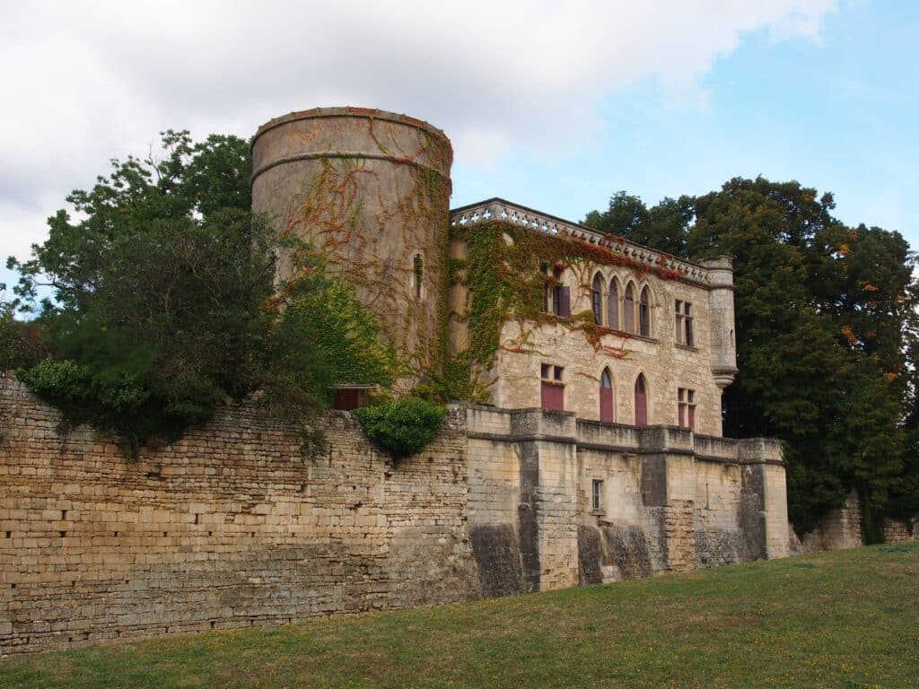 Ruines de l’abbaye Saint-Pierre de Maillezais, en Vendée